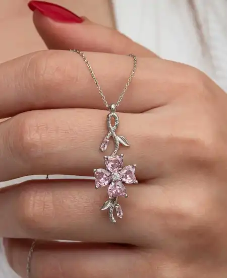 Gümüş Dönen Pembe Yonca Kadın Kolye