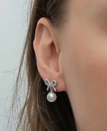 Gümüş Fiyonk İnci Kadın Çivili Küpe