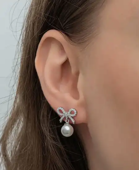 Gümüş Fiyonk İnci Kadın Çivili Küpe