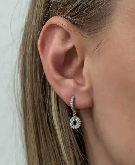 Gümüş Geometrik Desenli Kadın Küpe