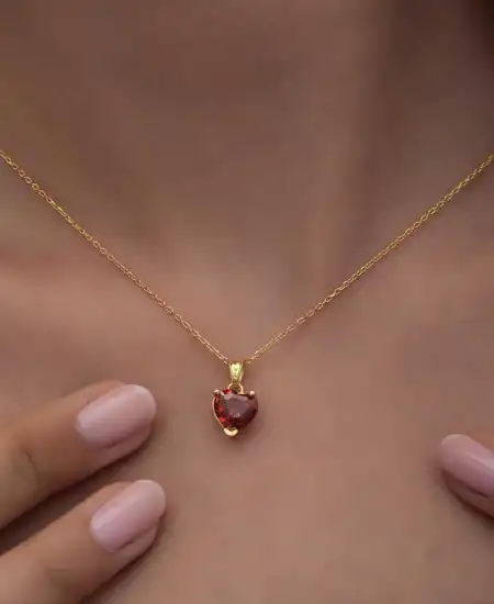 Gümüş Gold Kırmızı Taşlı Kalpli Kadın Kolye