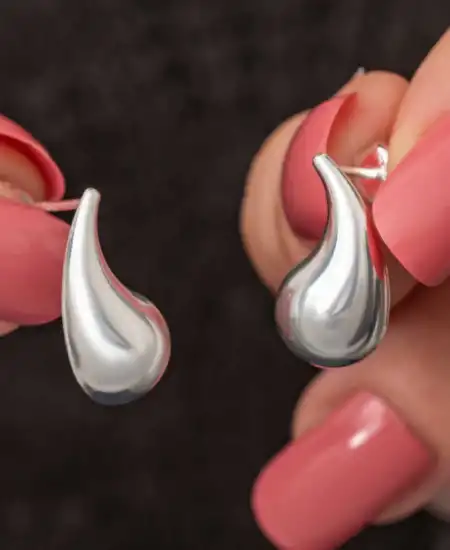 Gümüş Gözyaşı Damla Çivili Kadın Küpe