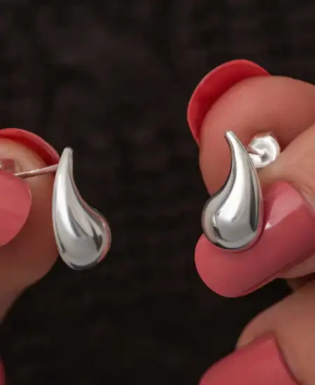 Gümüş Gözyaşı Damla Çivili Kadın Küpe