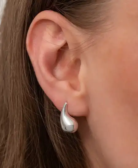 Gümüş Gözyaşı Damla Çivili Kadın Küpe