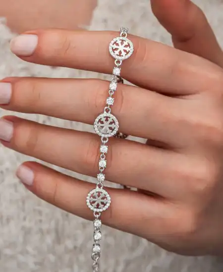 Gümüş Halka İçinde Kar Tanesi Kadın Bileklik