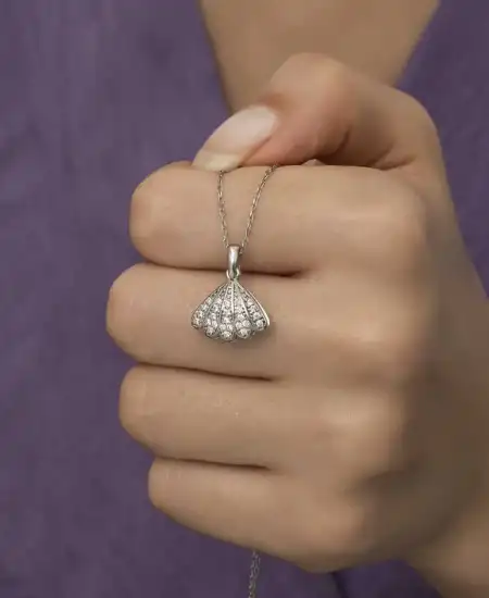 Gümüş İncili İstiridye Bayan Kolye