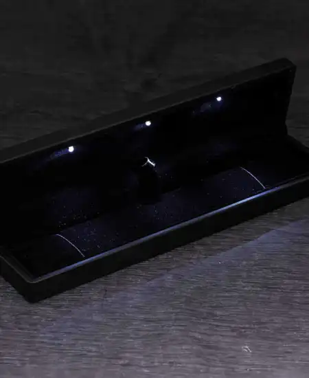 Gümüş Işıklı Kutulu Melek Kanadı Kadın Bileklik