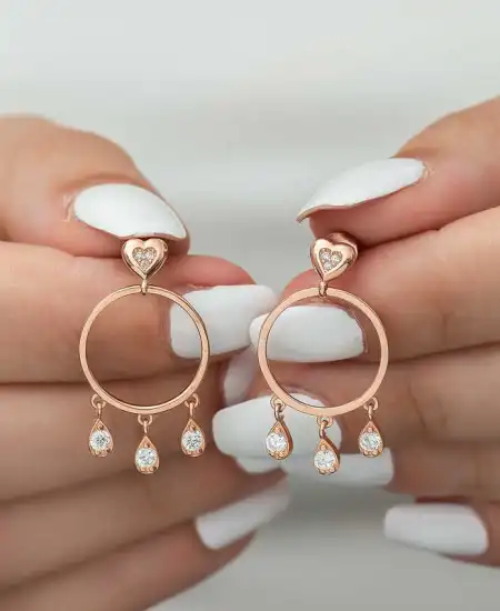 Gümüş Kalp Detaylı Halka Bayan Küpe