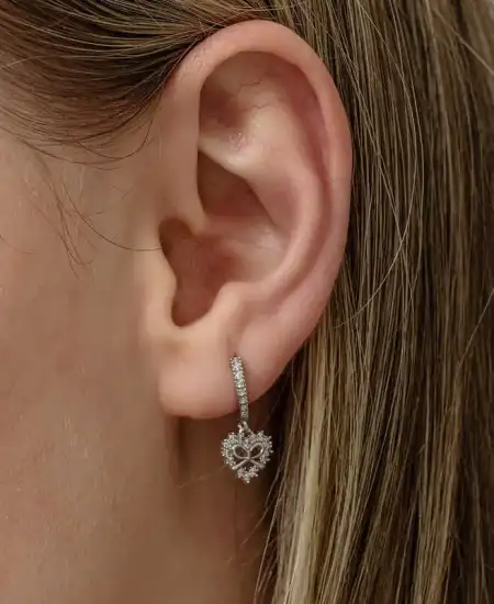 Gümüş Kalp Kurdele Sallantılı Kadın Küpe