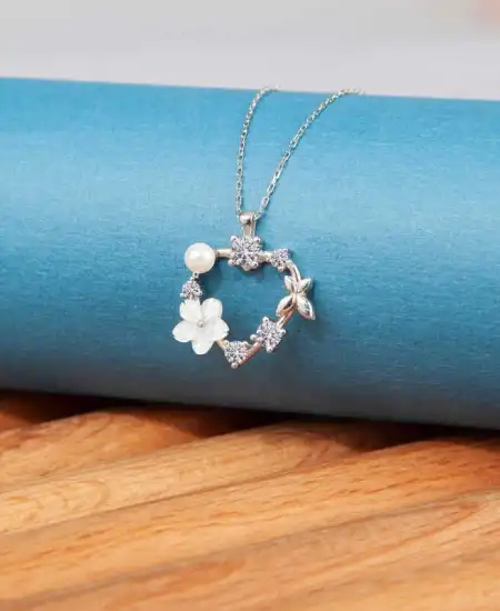 Gümüş Kalp Manolya Çiçeği Kelebek Kadın Kolye