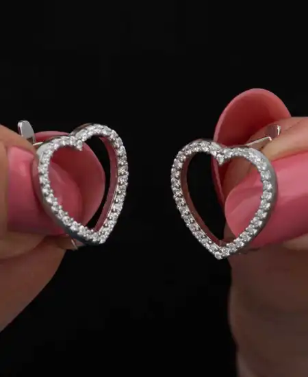 Gümüş Kalpli Kadın Küpe