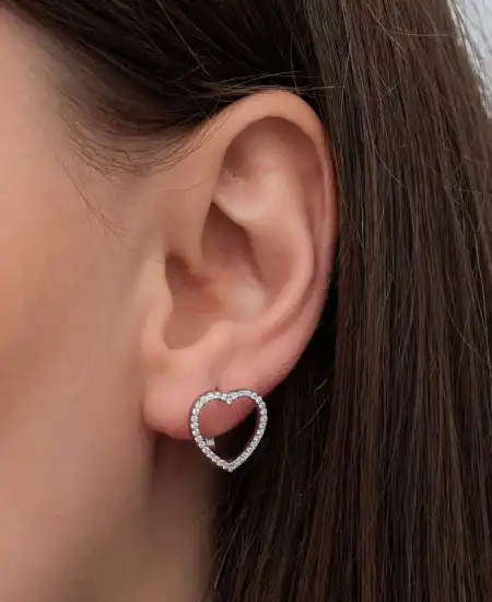 Gümüş Kalpli Kadın Küpe