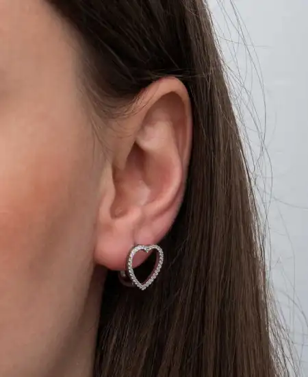 Gümüş Kalpli Kadın Küpe