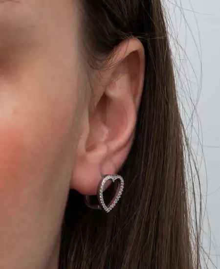 Gümüş Kalpli Kadın Küpe