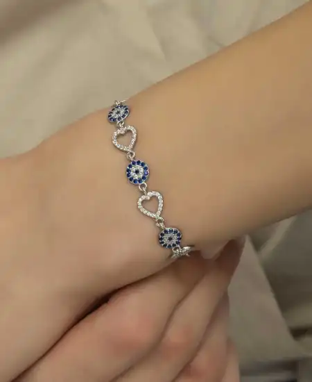 Gümüş Kalpli Nazar Bayan Bileklik