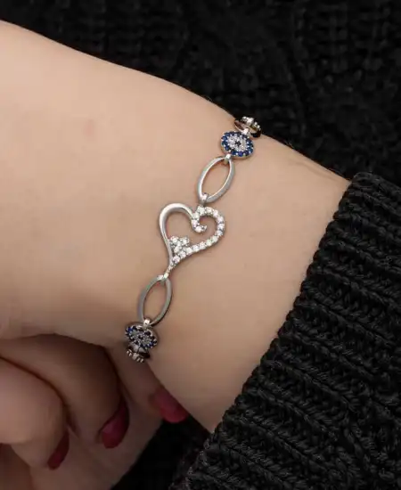 Gümüş Kalpli Nazar Kadın Bileklik