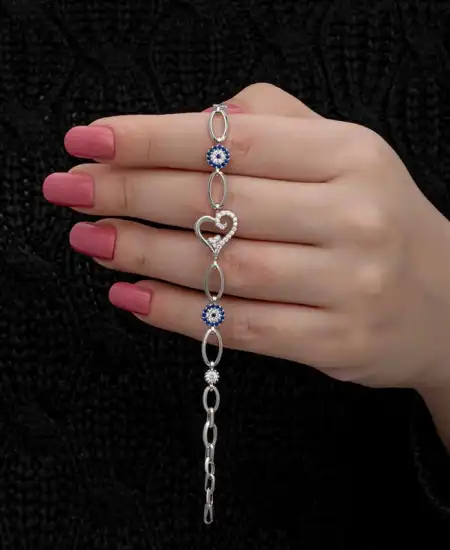 Gümüş Kalpli Nazar Kadın Bileklik