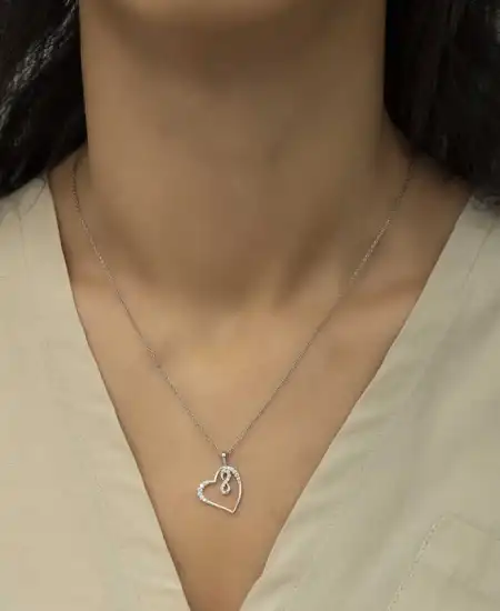 Gümüş Kalpli Sonsuzluk Bayan Kolye