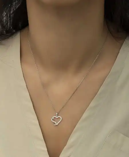 Gümüş Kalpli Sonsuzluk Bayan Kolye