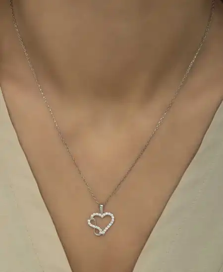 Gümüş Kalpli Sonsuzluk Bayan Kolye