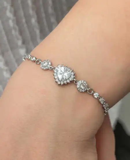 Gümüş Kalpli Su Yolu Kadın Bileklik