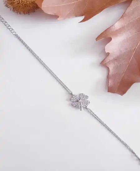 Gümüş Kalpli Yonca Kadın Bileklik