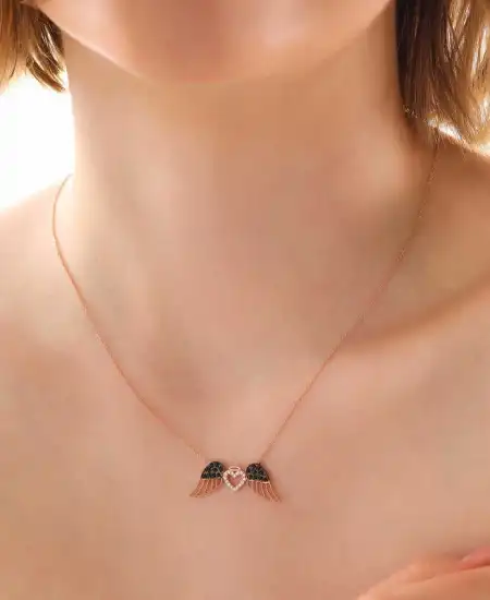 Gümüş Kanatlı Kalp Kadın Kolye