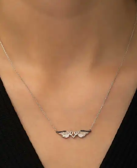 Gümüş Kanatlı Kalp Kolye