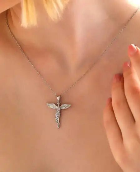 Gümüş Kanatlı Melek Kadın Kolye