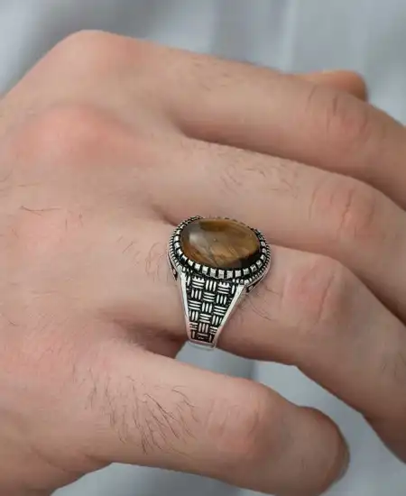 Gümüş Kaplan Gözü Taşlı Örgü Desenli Erkek Yüzük