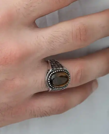 Gümüş Kaplan Gözü Taşlı Örgü Desenli Erkek Yüzük
