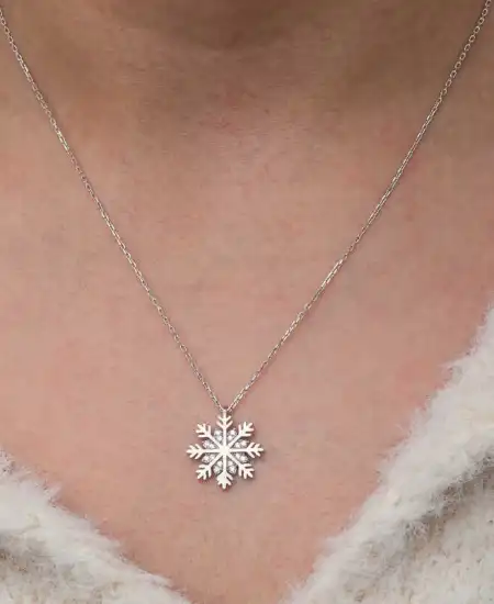 Gümüş Kar Tanesi Kadın Kolye