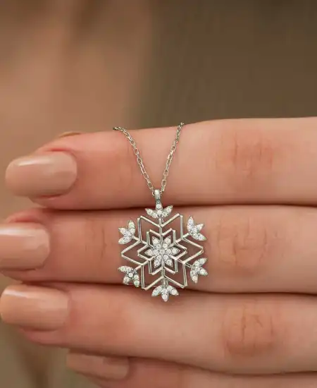 Gümüş Kar Tanesi Kolye