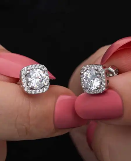 Gümüş Kare Montür Pırlanta Çivilii Modeli Küpe