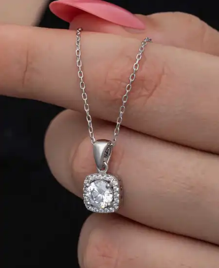 Gümüş Kare Montür Tek Taş Kadın Kolye