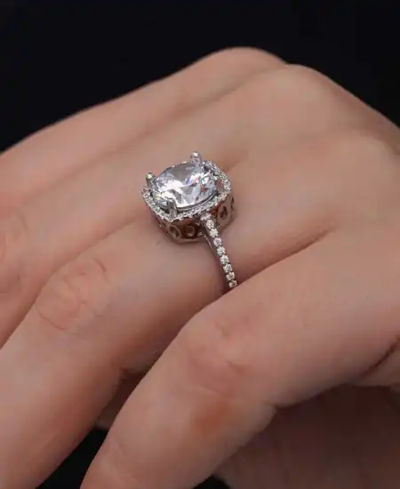 Gümüş Kare Montür Tek Taş Kadın Yüzük