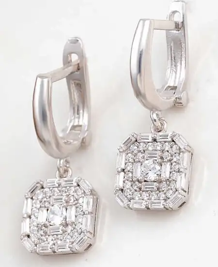 Gümüş Kare Zirkon Taşlı Kadın Küpe