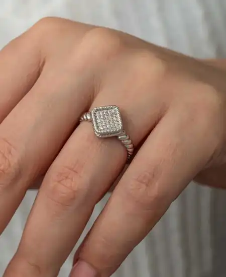 Gümüş Kare Zirkon Taşlı Kadın Yüzük