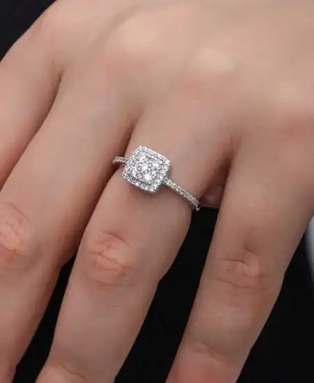 Gümüş Kare Zirkon Taşlı Kadın Yüzük