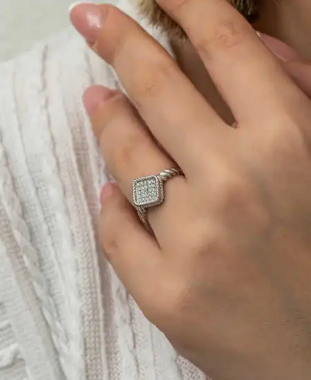 Gümüş Kare Zirkon Taşlı Kadın Yüzük