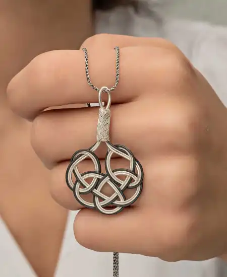 Gümüş Kazaziye Örgü Kadın Kolye