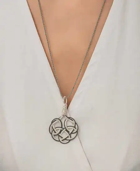 Gümüş Kazaziye Örgü Kadın Kolye