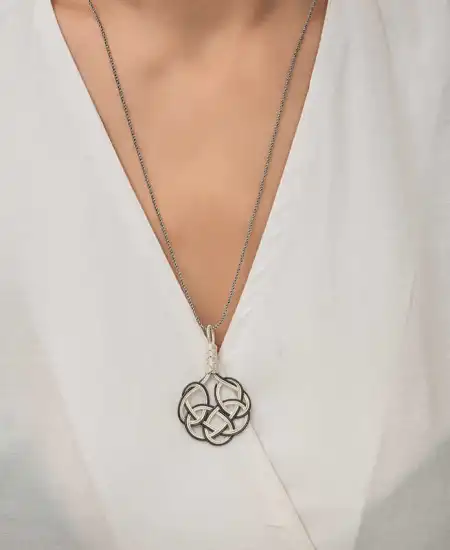 Gümüş Kazaziye Örgü Kadın Kolye