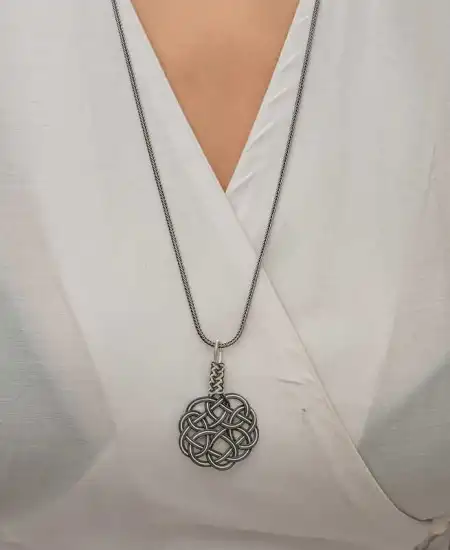 Gümüş Kazaziye Örgü Kadın Kolye