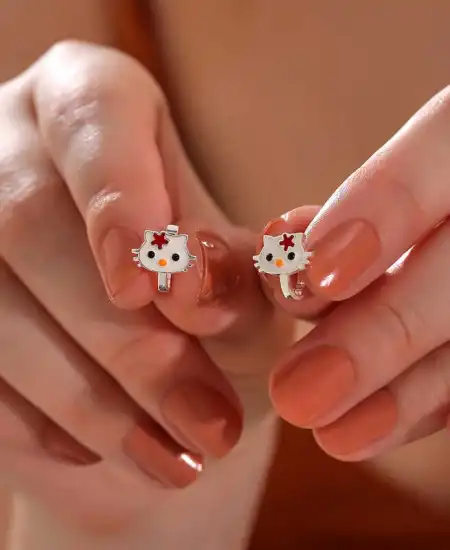 Gümüş Kedi Çocuk Küpesi