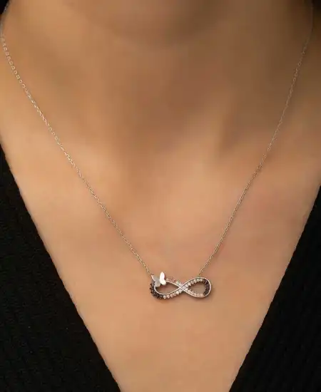 Gümüş Kelebekli Sonsuzluk Kolye