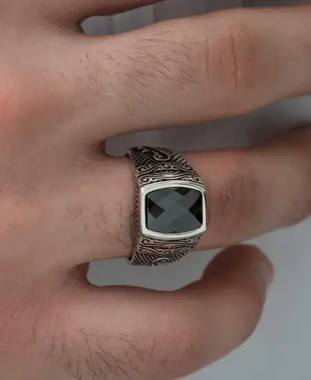 Gümüş Kesme Taşlı Desenli Erkek Yüzük