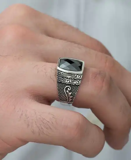 Gümüş Kesme Taşlı Desenli Erkek Yüzük