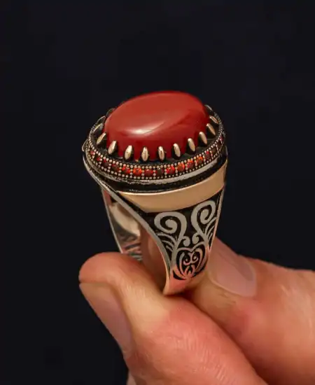 Gümüş Kırmızı Akik Taşlı Desenli Erkek Yüzük