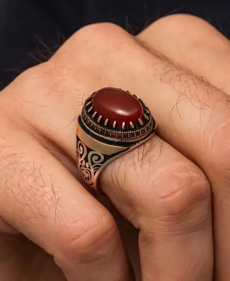 Gümüş Kırmızı Akik Taşlı Desenli Erkek Yüzük